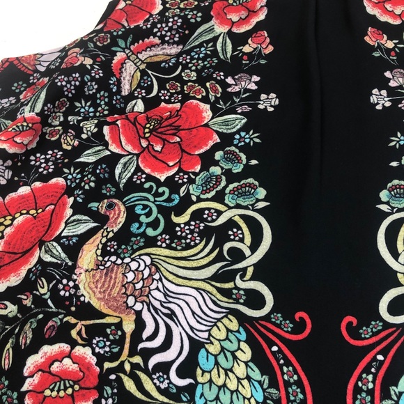 Floral and Peacock Sleeveless Blouse - Picture 3 of 9